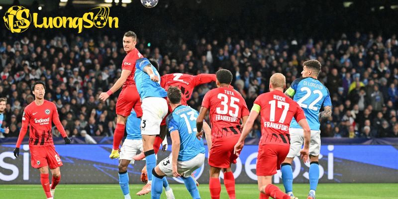 Lịch sử đối đầu , lực lượng đội hình chuẩn bị của Napoli vs Eintracht Frankfurt